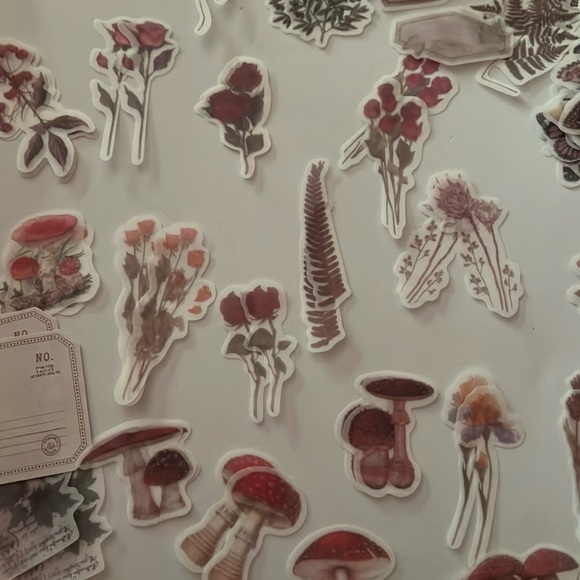 120Pieces Vintage Scrapbook Supplies Pack for Junk Journal Planners DIY Paper - Picture 4 of 8